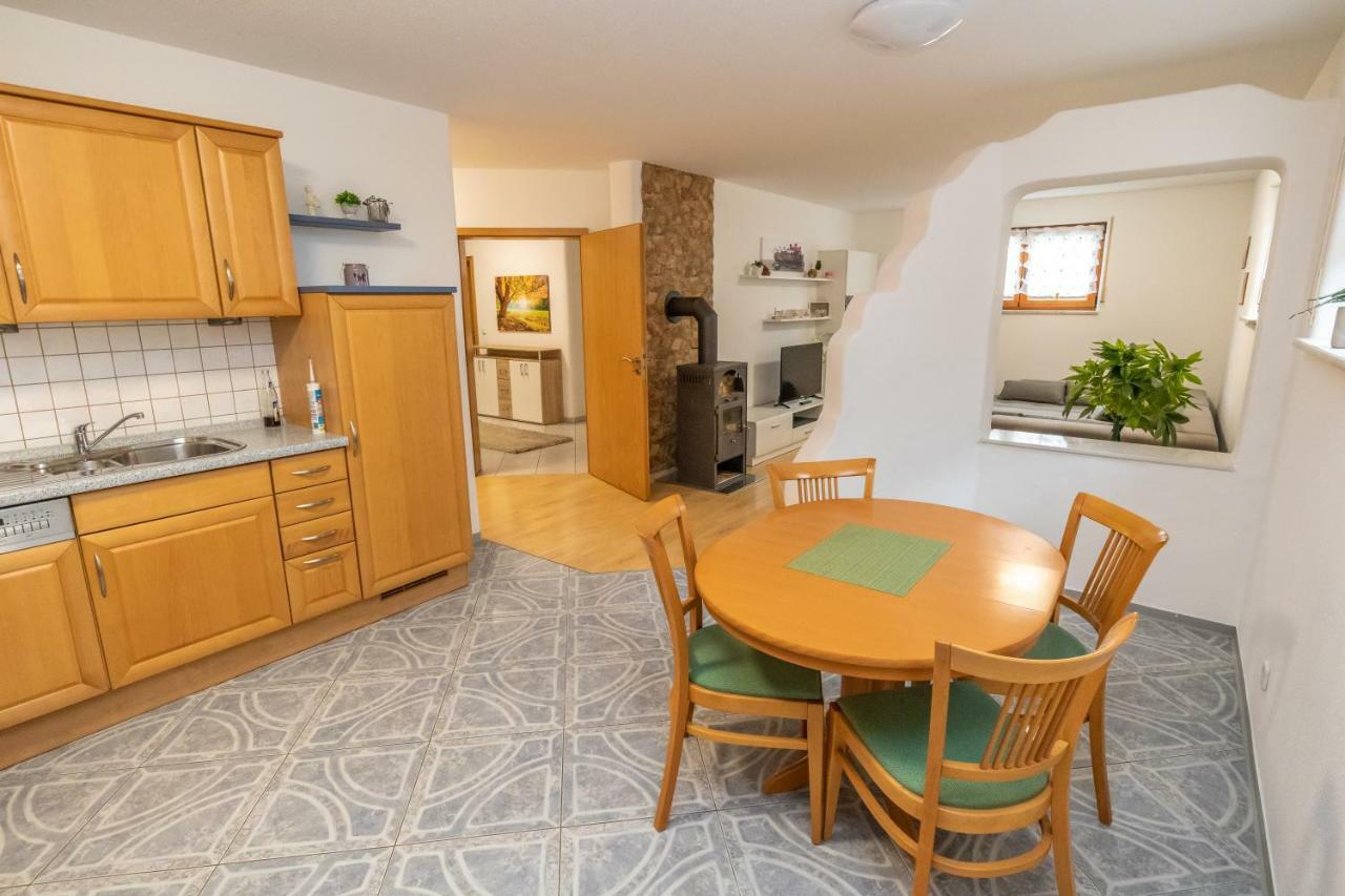 Ferienwohnung Ruderich ヒルシャルト エクステリア 写真