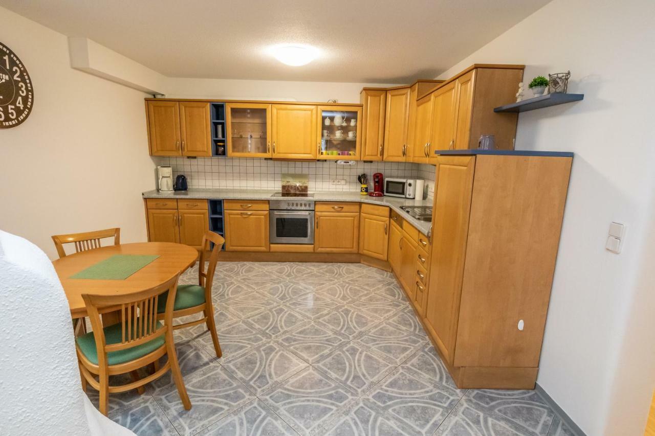 Ferienwohnung Ruderich ヒルシャルト エクステリア 写真