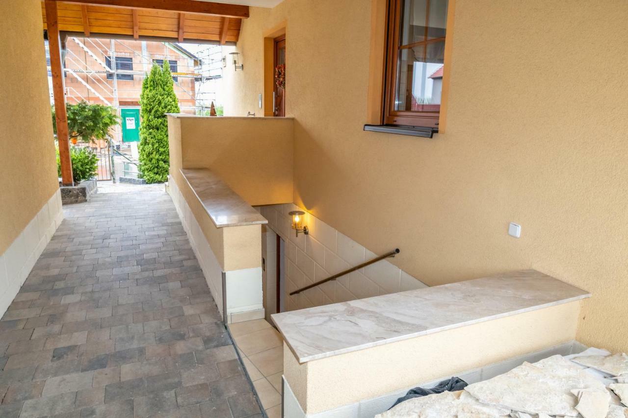 Ferienwohnung Ruderich ヒルシャルト エクステリア 写真