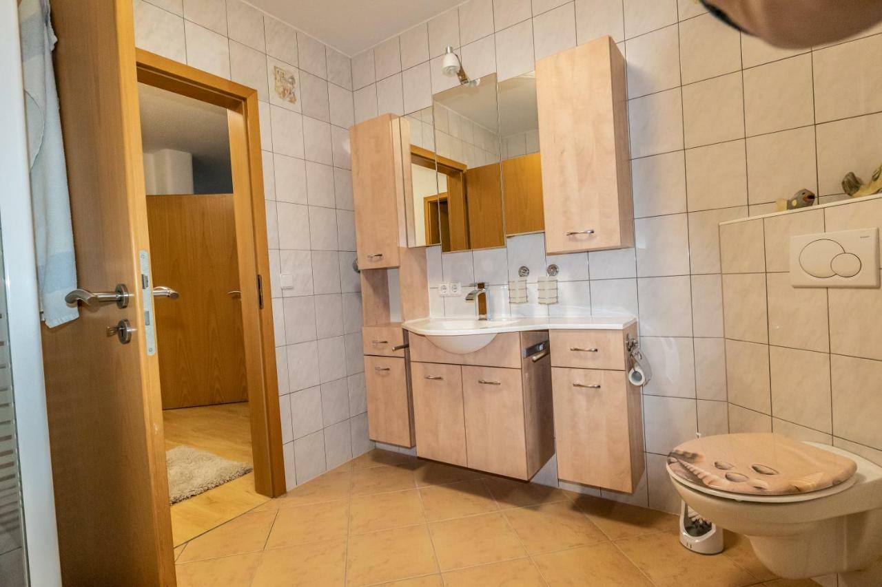 Ferienwohnung Ruderich ヒルシャルト エクステリア 写真
